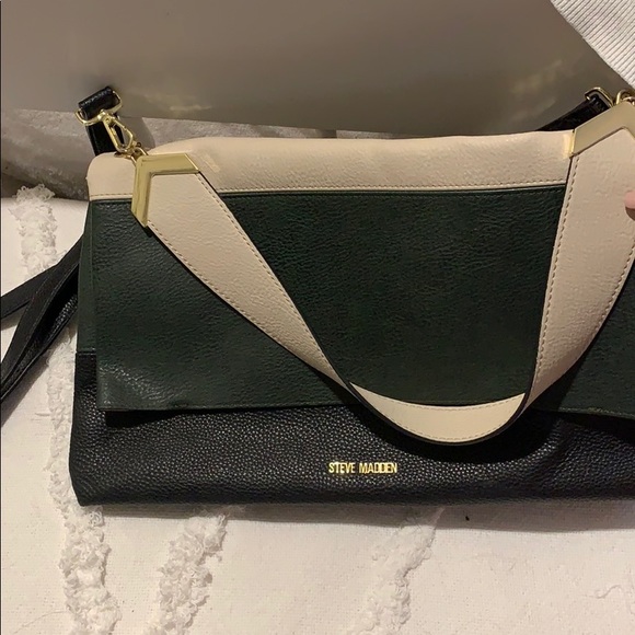 Steve Madden Crossbody purse - Picture 2 of 8